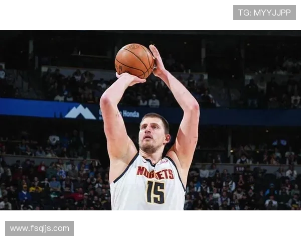 卡里姆低位钩射制胜 与约基奇组织型中锋截然不同