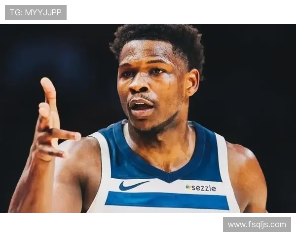 爱德华兹挡拆突破制造错位提速，三分效率明显提升